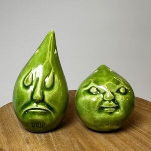 Vintage Green Ceramic Drip & Drop Salt and Pepper Shakers – Whimsical design